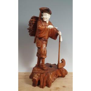 okimono en ivoire et bois