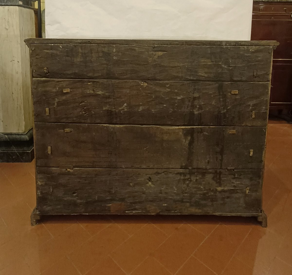 COMMODE LOMBARDIENNE EN NOYER MILIEU DU 17ème SIÈCLE-photo-6