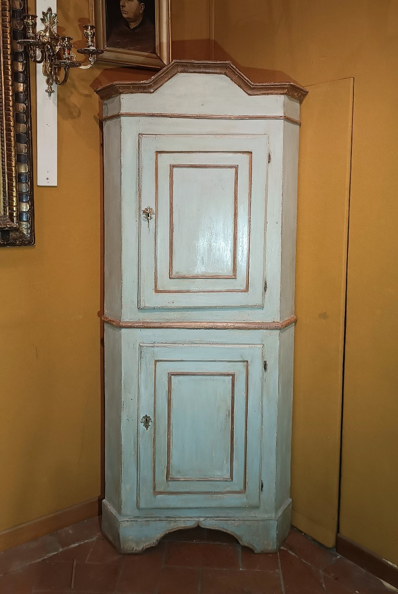  Second Half Of The 19th Century Lacquered Corner Cabinet