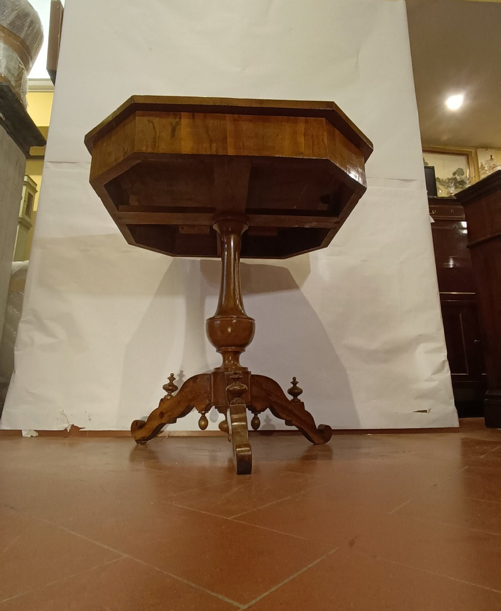 TABLE BASSE OCTOGONALE AVEC INCRUSTATIONS GÉOMÉTRIQUES MILIEU DU 19ème SIÈCLE-photo-1
