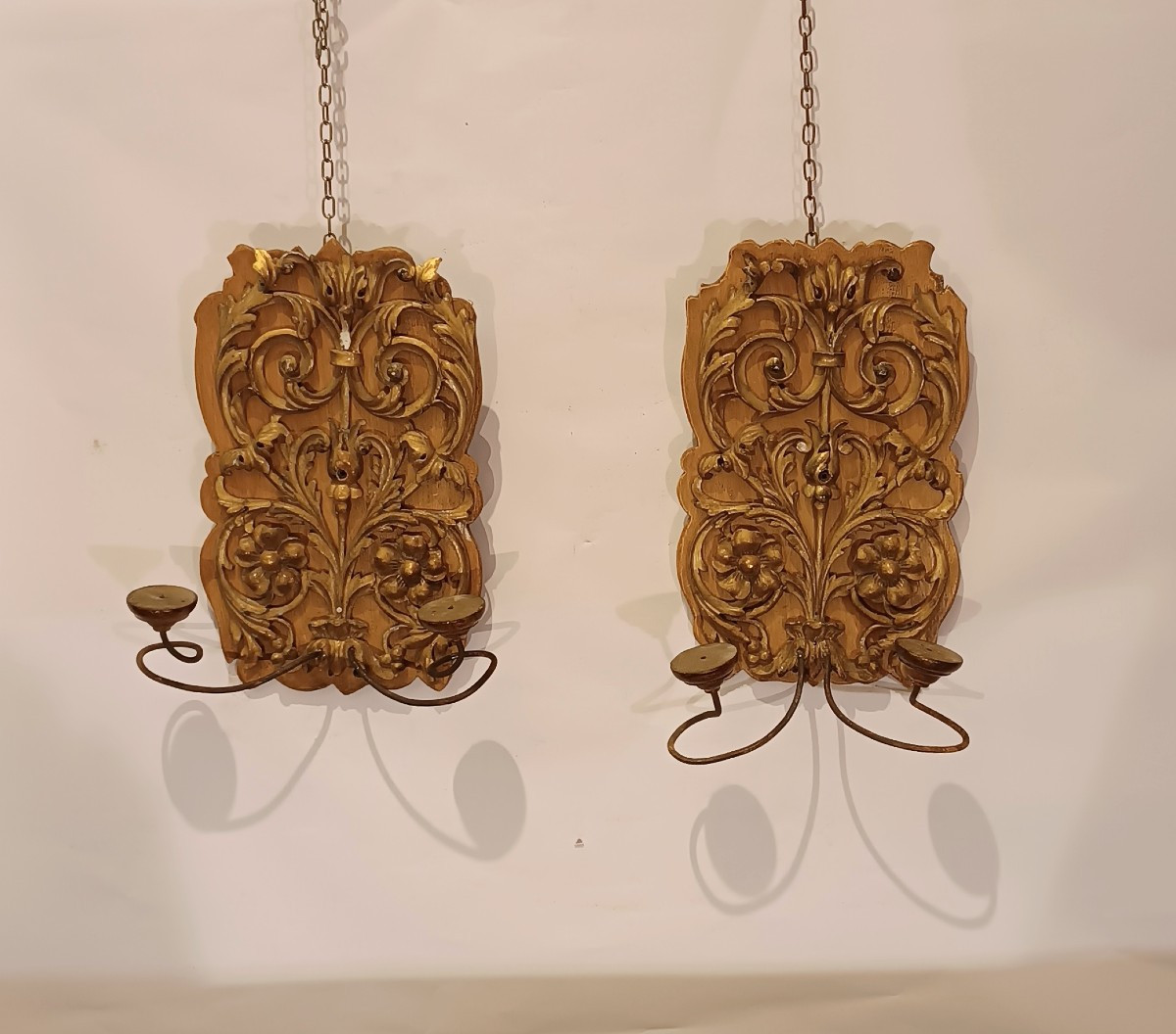 PAIRE D'APPLIQUES EN BOIS DORÉ FIN DU 18ème SIÈCLE