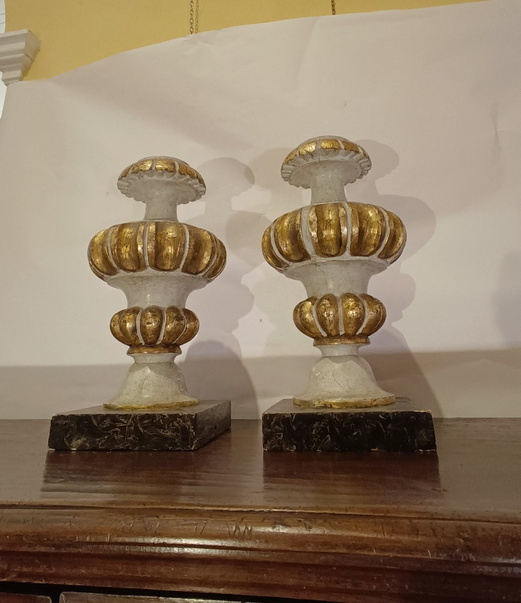 PAIRE DE CANDÉLABRES EN BOIS LAQUÉ ET DORÉ DU 19ème SIÈCLE-photo-2