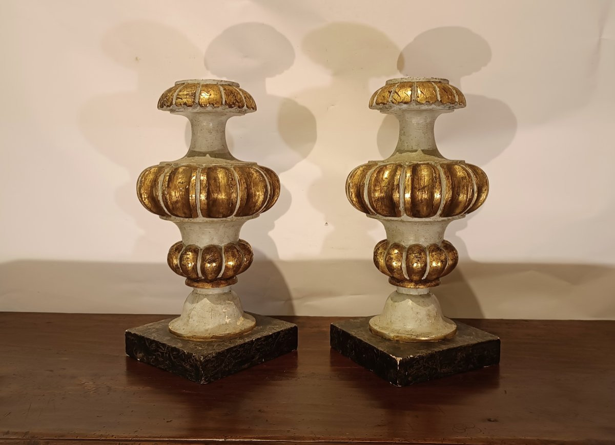 PAIRE DE CANDÉLABRES EN BOIS LAQUÉ ET DORÉ DU 19ème SIÈCLE-photo-3