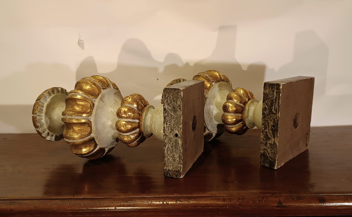 PAIRE DE CANDÉLABRES EN BOIS LAQUÉ ET DORÉ DU 19ème SIÈCLE-photo-5