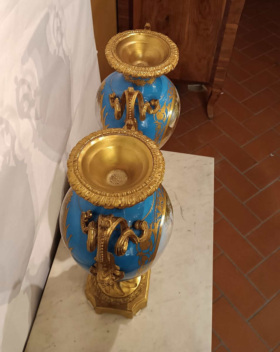 PAIRE DE VASES EN PORCELAINE DE SÈVRES DÉBUT DU 19ème SIÈCLE-photo-2