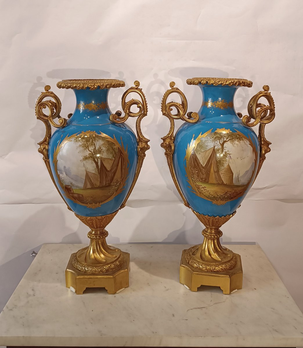 PAIRE DE VASES EN PORCELAINE DE SÈVRES DÉBUT DU 19ème SIÈCLE-photo-4