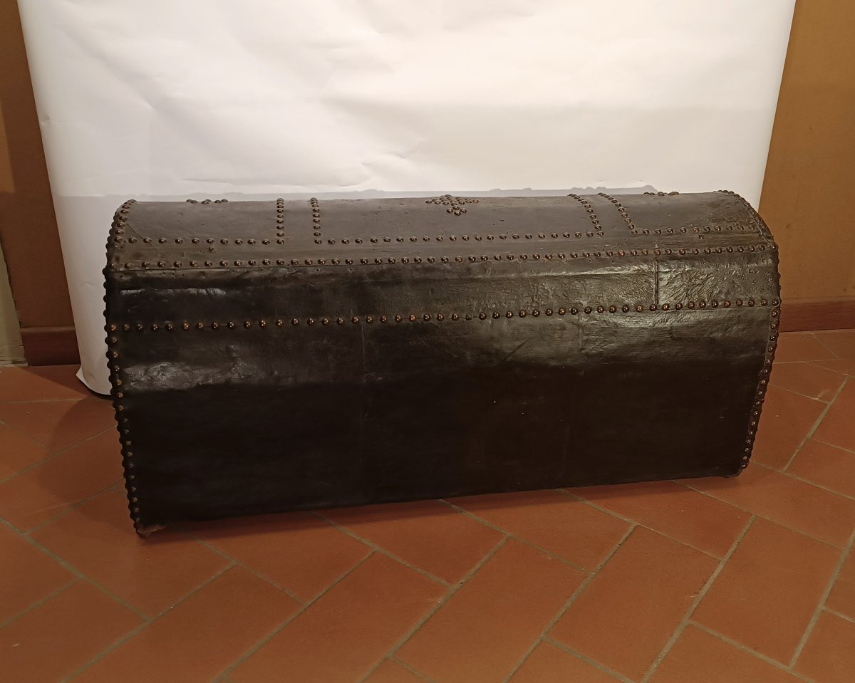 Late 17th Century Leather Carriage Trunk-photo-5