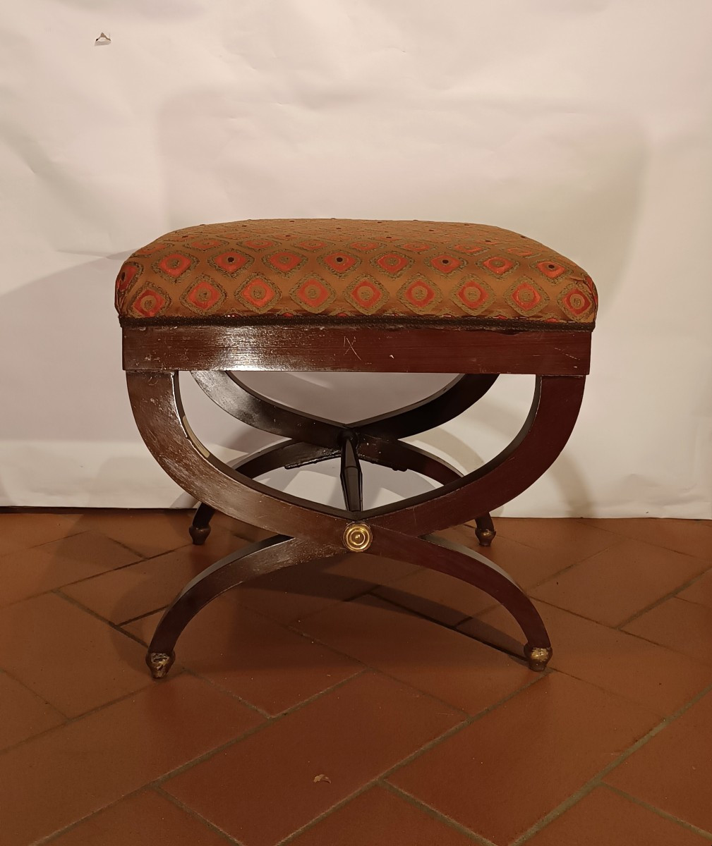 TABOURET DIRECTOIRE EN NOYER FIN 18ème SIÈCLE