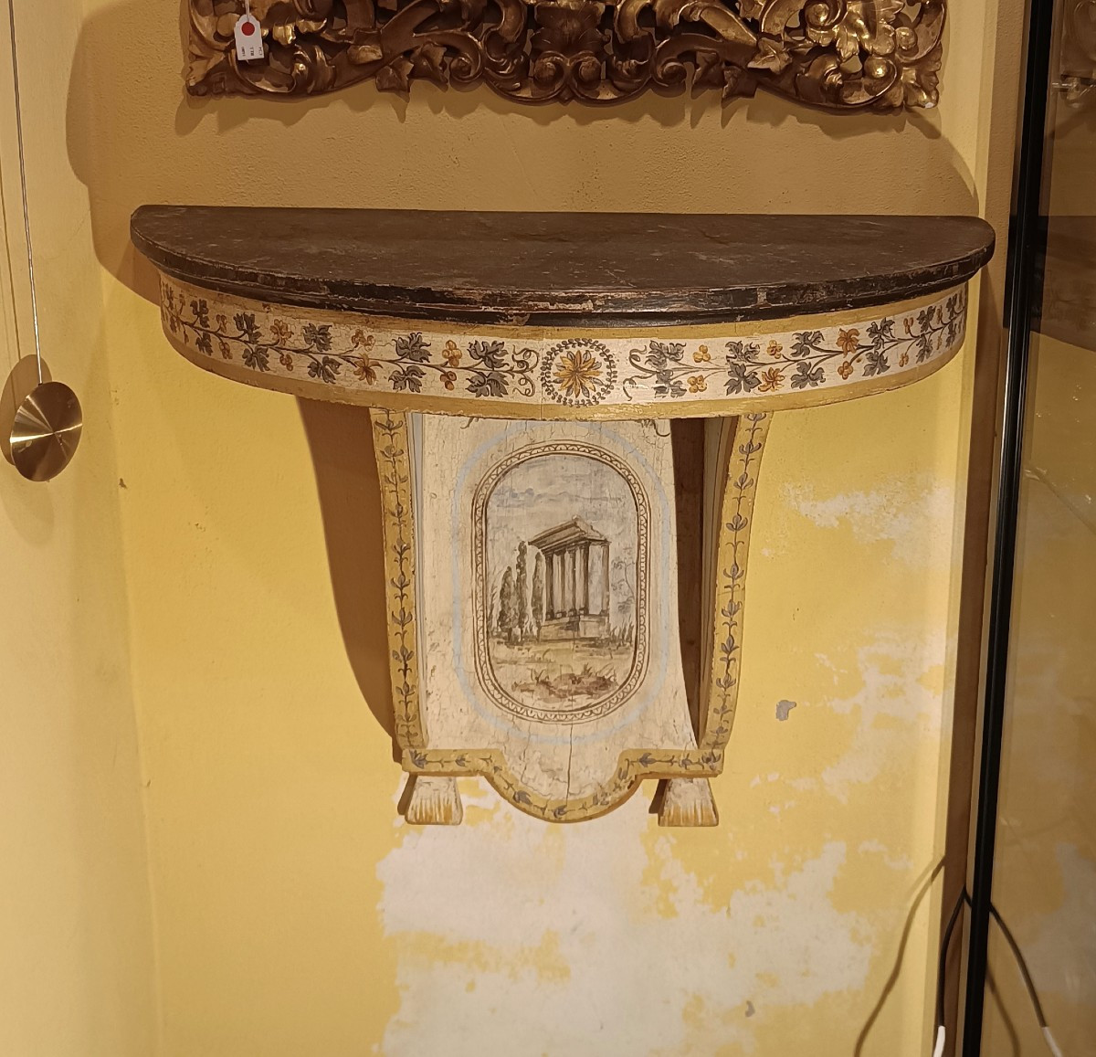 PETITE CONSOLE MURALE LAQUÉE ET PEINTE MILIEU DU 19ème SIÈCLE