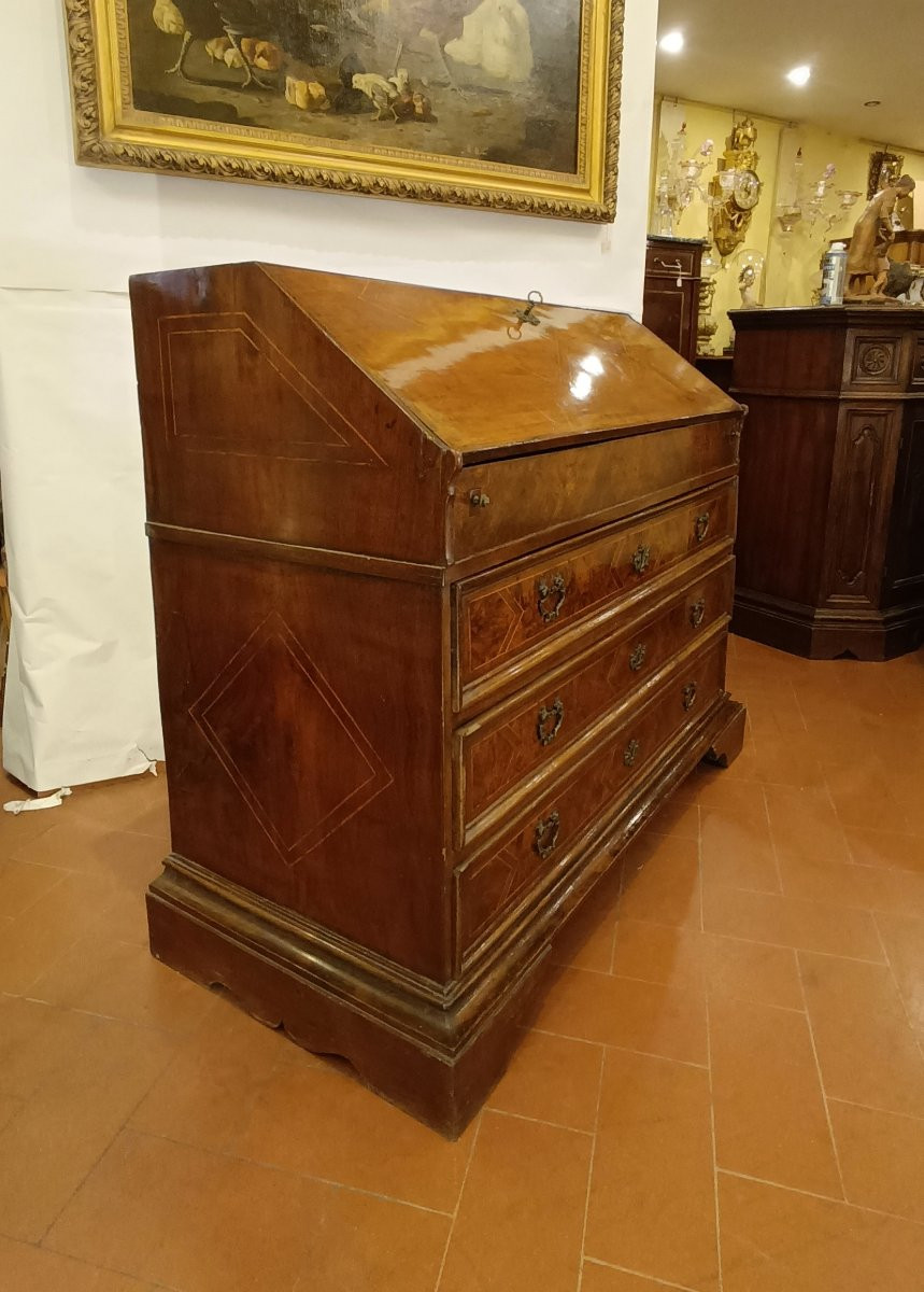 COMMODE À ABATTANT EN NOYER MARQUETÉ FIN 17ème SIÈCLE-photo-2
