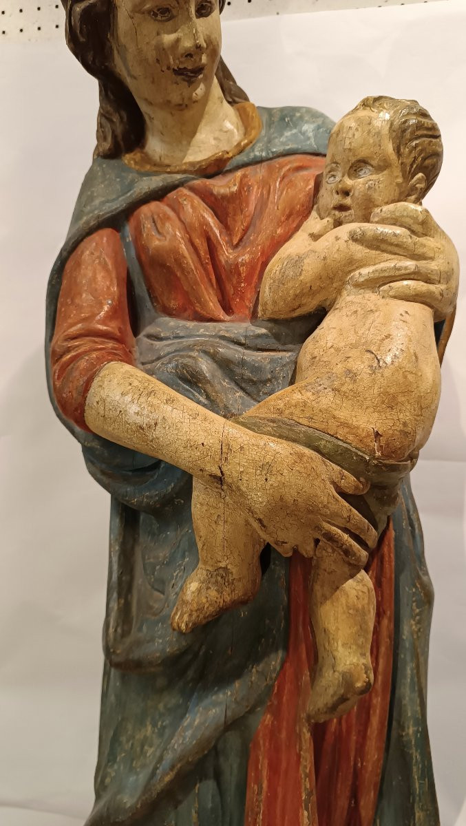 SCULPTURE EN BOIS PEINTE DE LA VIERGE ET L'ENFANT MILIEU DU 18ème SIÈCLE-photo-1
