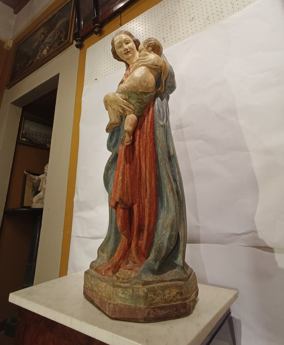 SCULPTURE EN BOIS PEINTE DE LA VIERGE ET L'ENFANT MILIEU DU 18ème SIÈCLE-photo-7