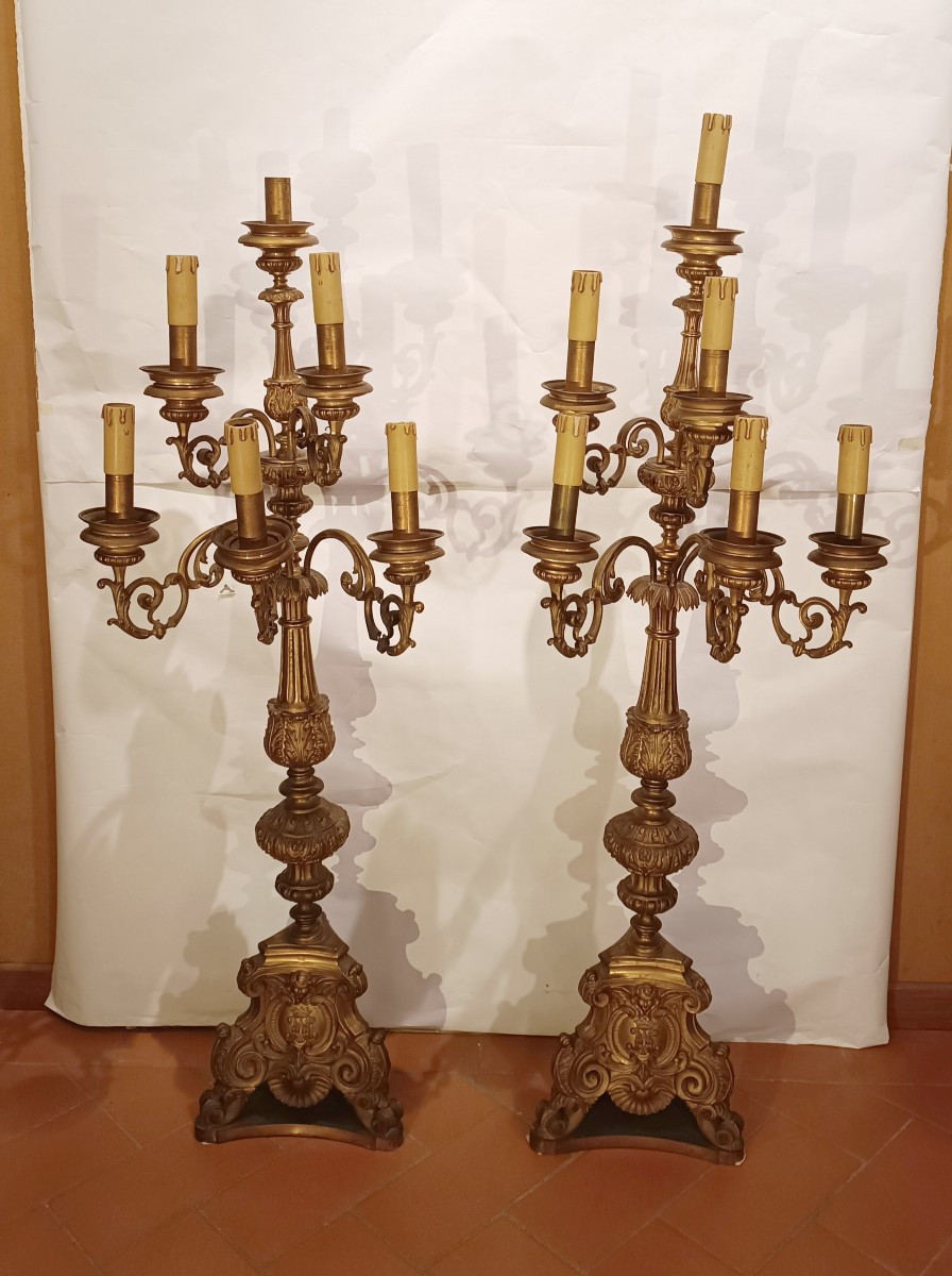 PAIRE DE CANDÉLABRES EN BRONZE DORÉ DÉBUT DU 19ème SIÈCLE