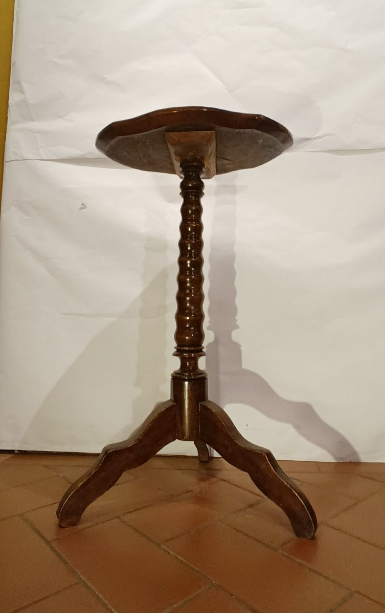 TABLE BASSE GUÉRIDON EN NOYER MILIEU DU 19ème SIÈCLE-photo-2