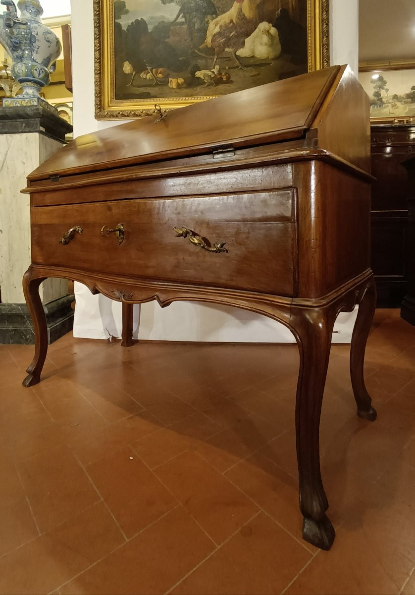  Mid-18th Century Louis XV Walnut Parmesan Drop-off Table-photo-1