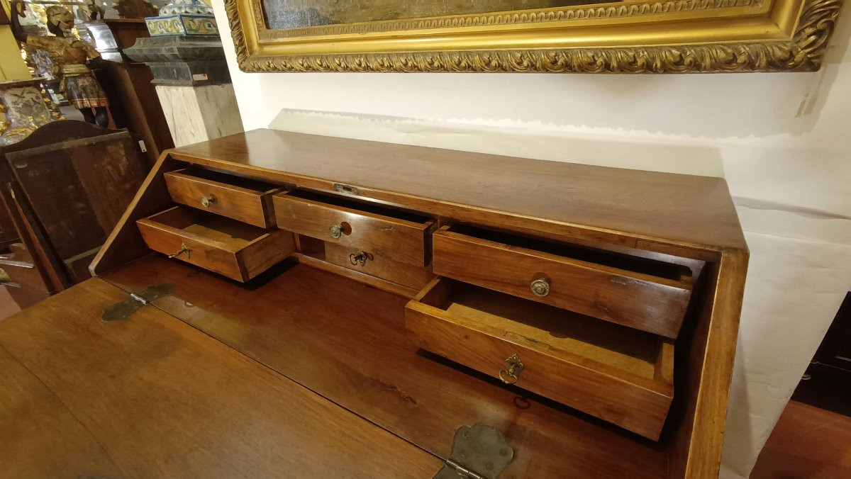  Mid-18th Century Louis XV Walnut Parmesan Drop-off Table-photo-6