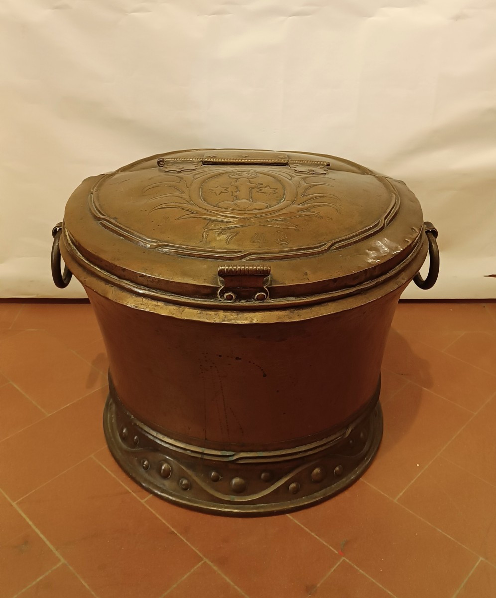 First Half Of The 18th Century Large Copper Pot