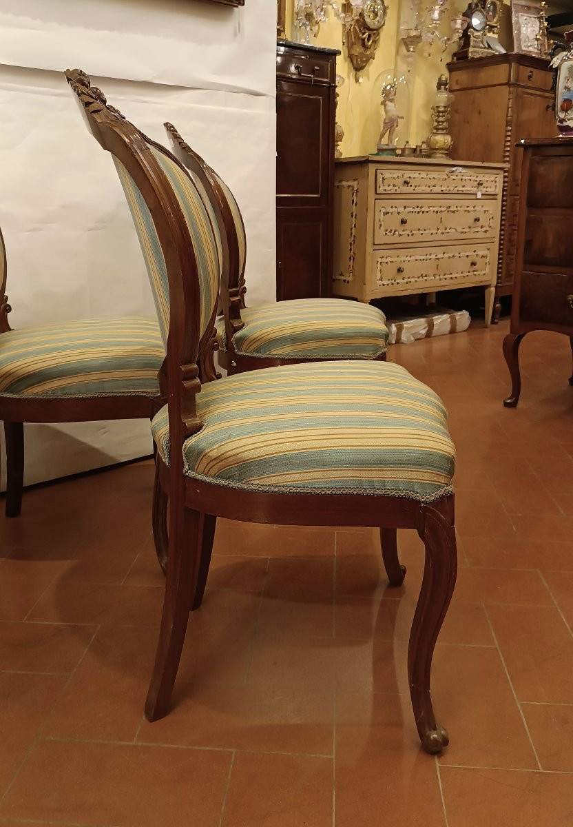 Mid-19th Century Four Louis Philippe Walnut Chairs-photo-3