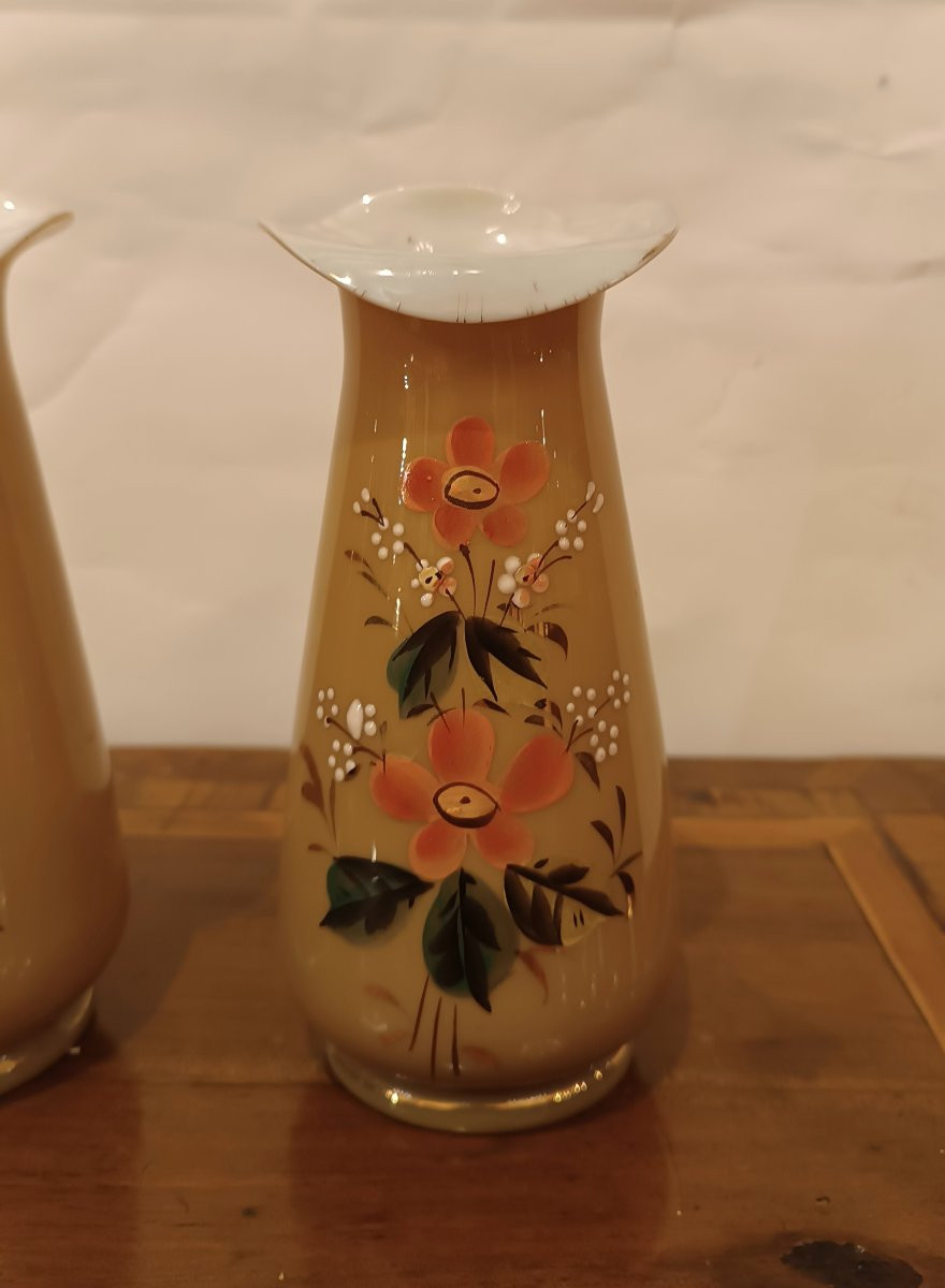 Second Half Of The 19th Century Pair Of Art Nouveau Opal Vases-photo-3