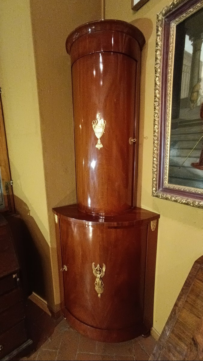 MEUBLE D'ANGLE EMPIRE EN ACAJOU DÉBUT 19ème SIÈCLE.-photo-4