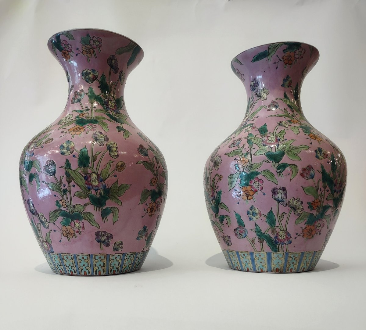 Late 19th Century Pair Of Balauster China Vases -photo-2