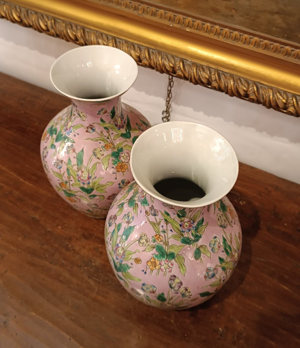 Late 19th Century Pair Of Balauster China Vases -photo-3