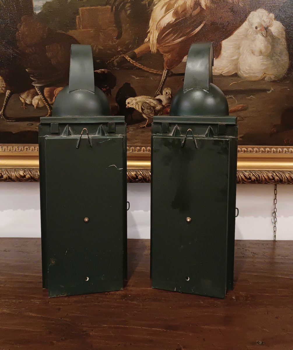 Early 20th Century Pair Of English Stable Lanterns-photo-1
