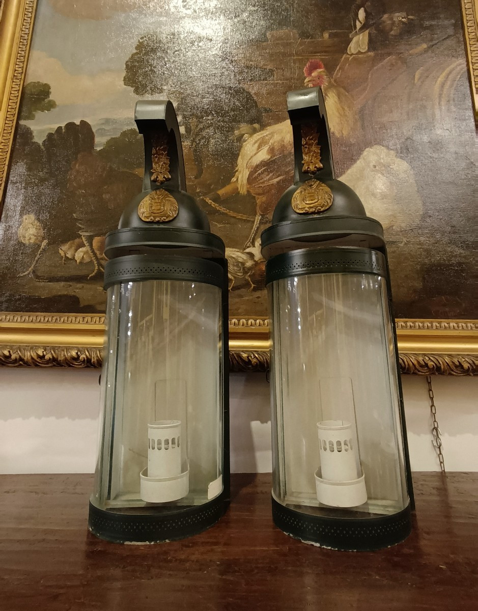 Early 20th Century Pair Of English Stable Lanterns