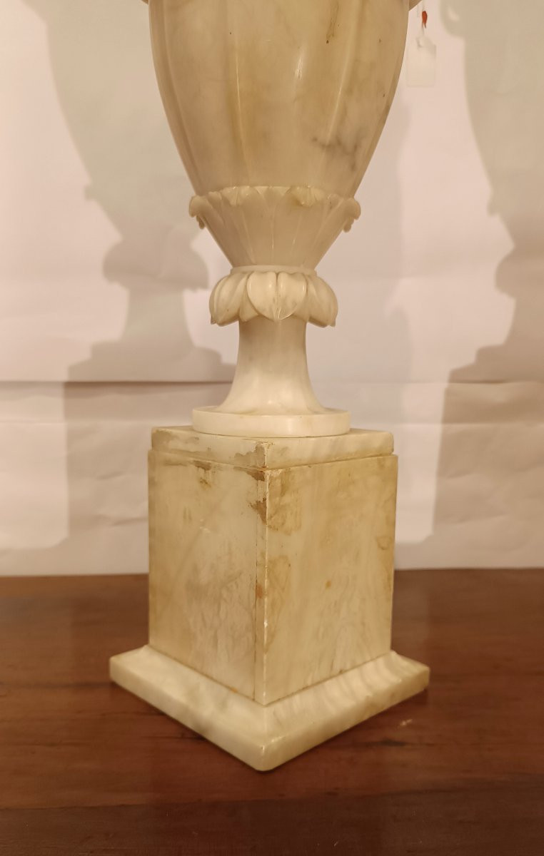 Pair Of 19th Century Alabaster Vases-photo-3
