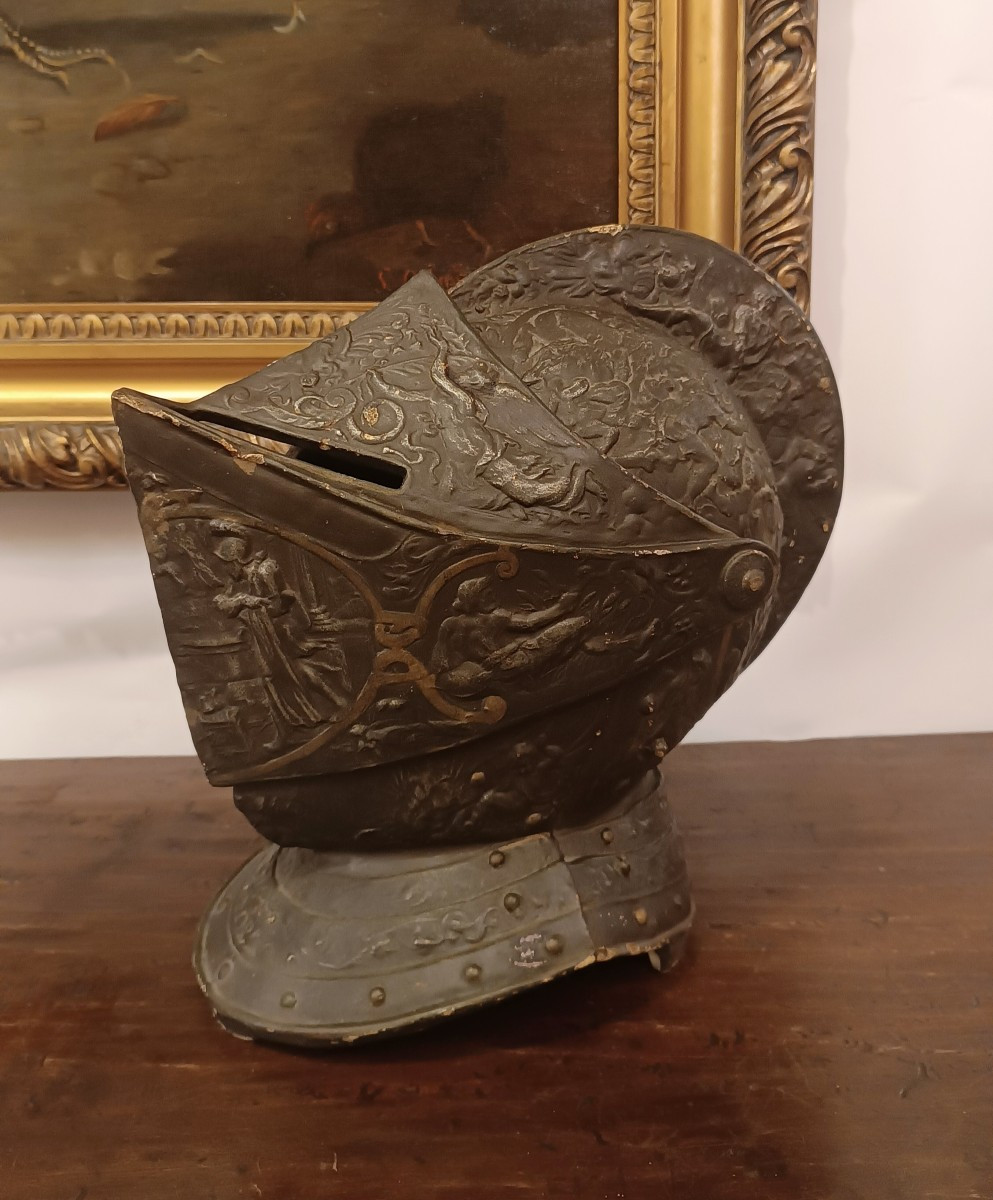 REPRODUCTION EN STUC DU CASQUE D'HENRI II DÉBUT DU 20ème SIÈCLE