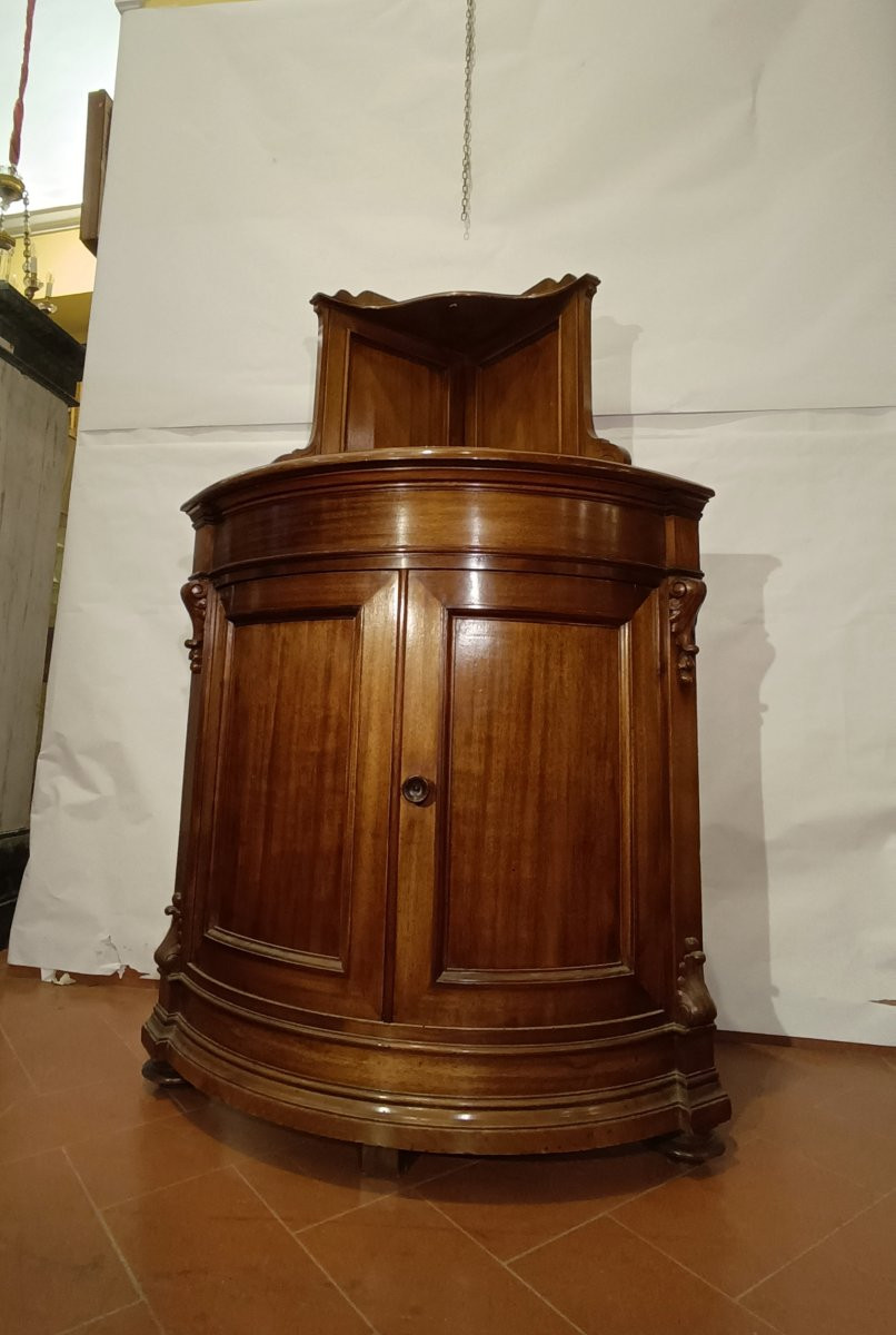 Late 19th Century Walnut Corner Cabinet-photo-2