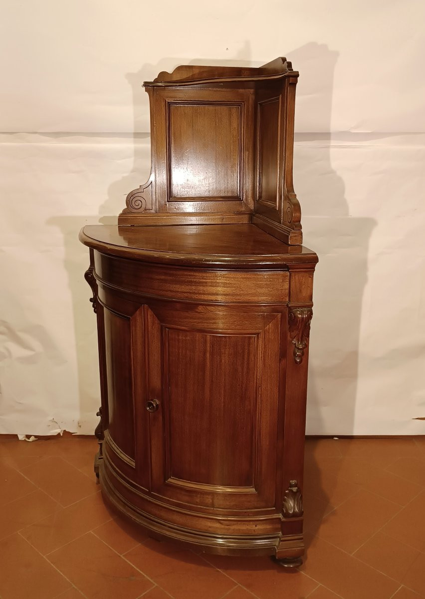 Late 19th Century Walnut Corner Cabinet-photo-4