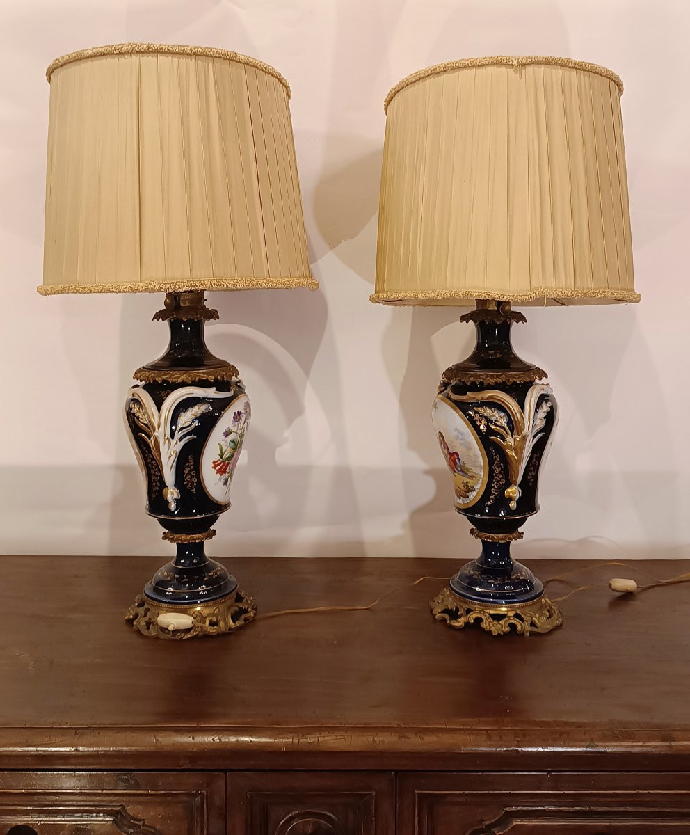 PAIRE DE LAMPES EN PORCELAINE DE SÈVRES FIN DU 19ème SIÈCLE-photo-2