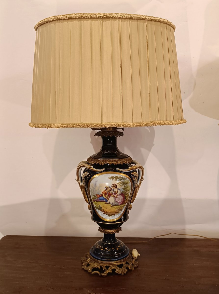 PAIRE DE LAMPES EN PORCELAINE DE SÈVRES FIN DU 19ème SIÈCLE-photo-3