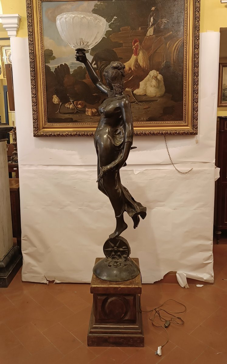 Second Half Of The 19th Century Lamp With Bronze Sculpture Of The Goddess Of Fortune-photo-2