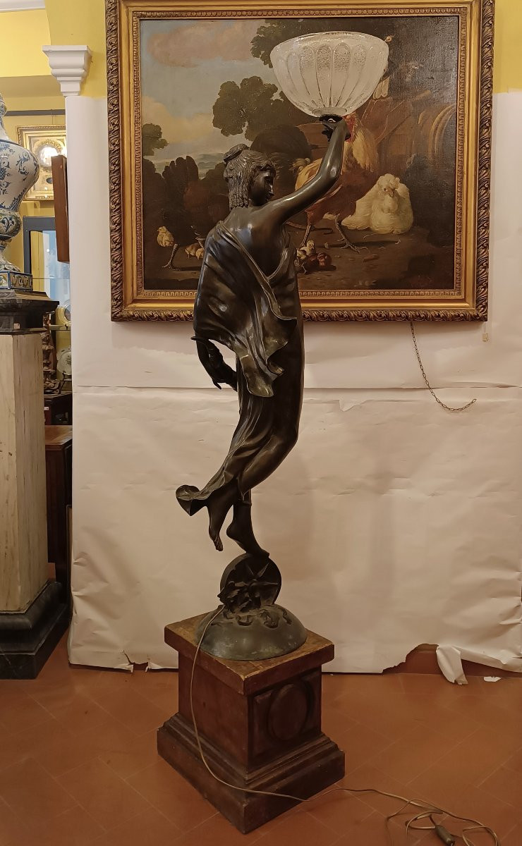 Second Half Of The 19th Century Lamp With Bronze Sculpture Of The Goddess Of Fortune-photo-4