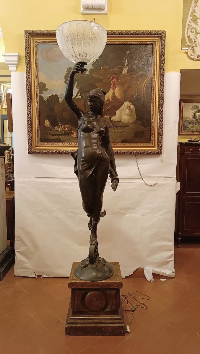Second Half Of The 19th Century Lamp With Bronze Sculpture Of The Goddess Of Fortune