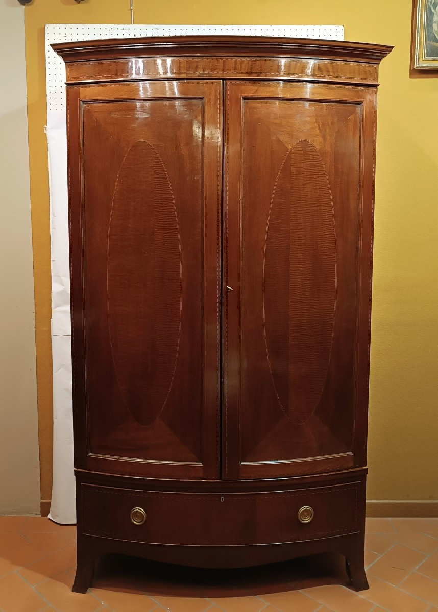 ARMOIRE VICTORIENNE EN ACAJOU SECONDE MOITIÉ DU 19ème SIÈCLE