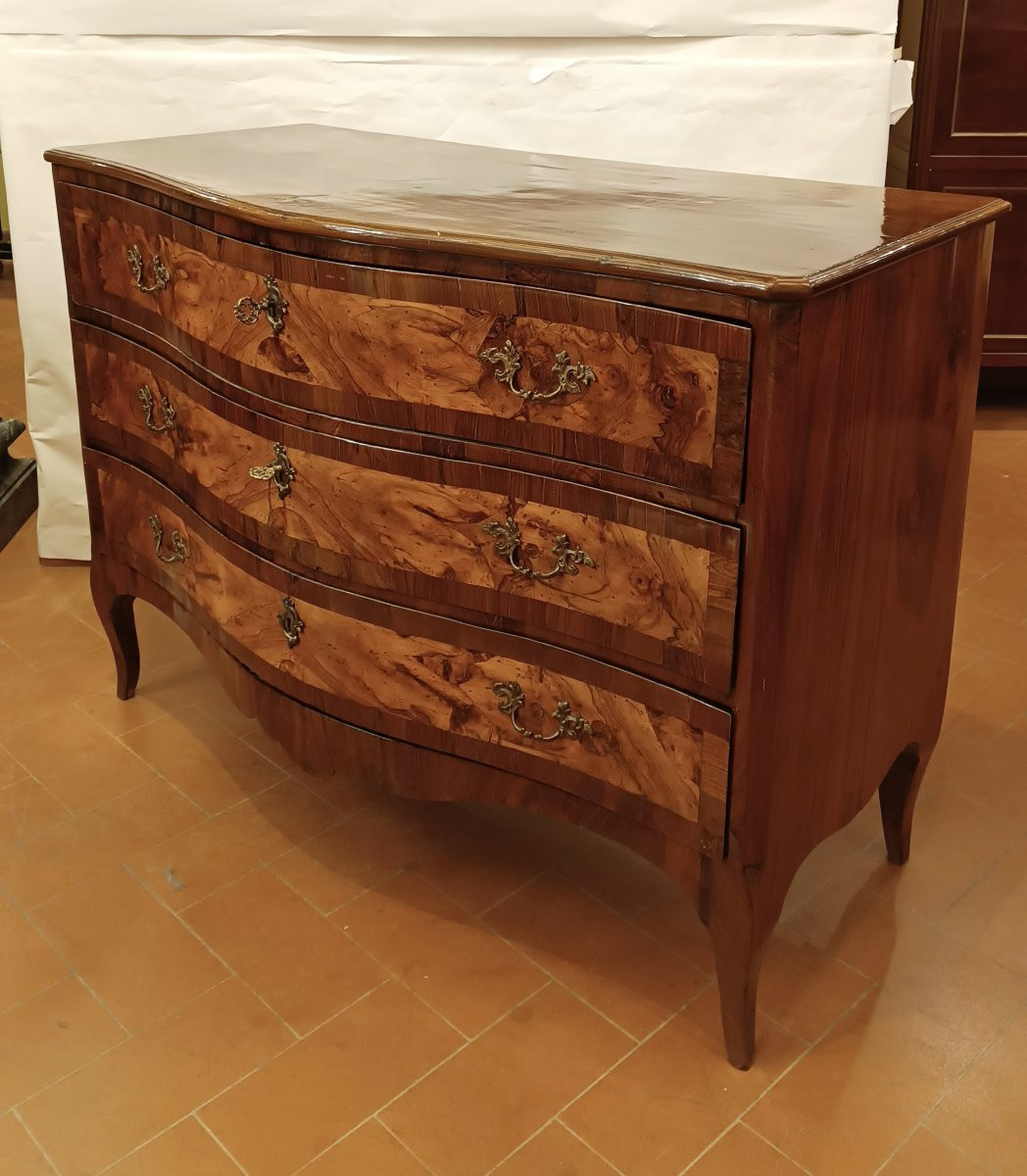 COMMODE VÉNITIENNE LOUIS XV PLAQUÉE MILIEU DU 18ème SIÈCLE-photo-6