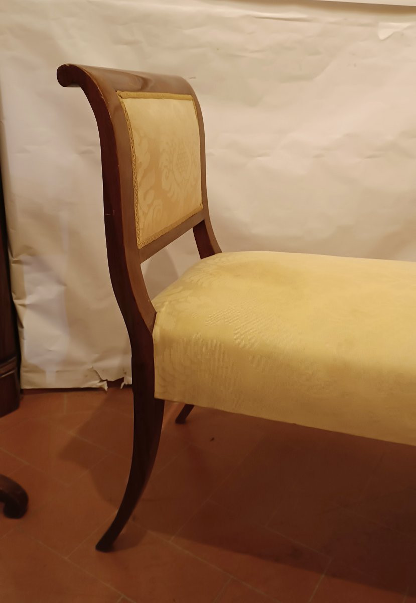 Mid-19th Century Charles X Walnut Dormeuse-photo-3