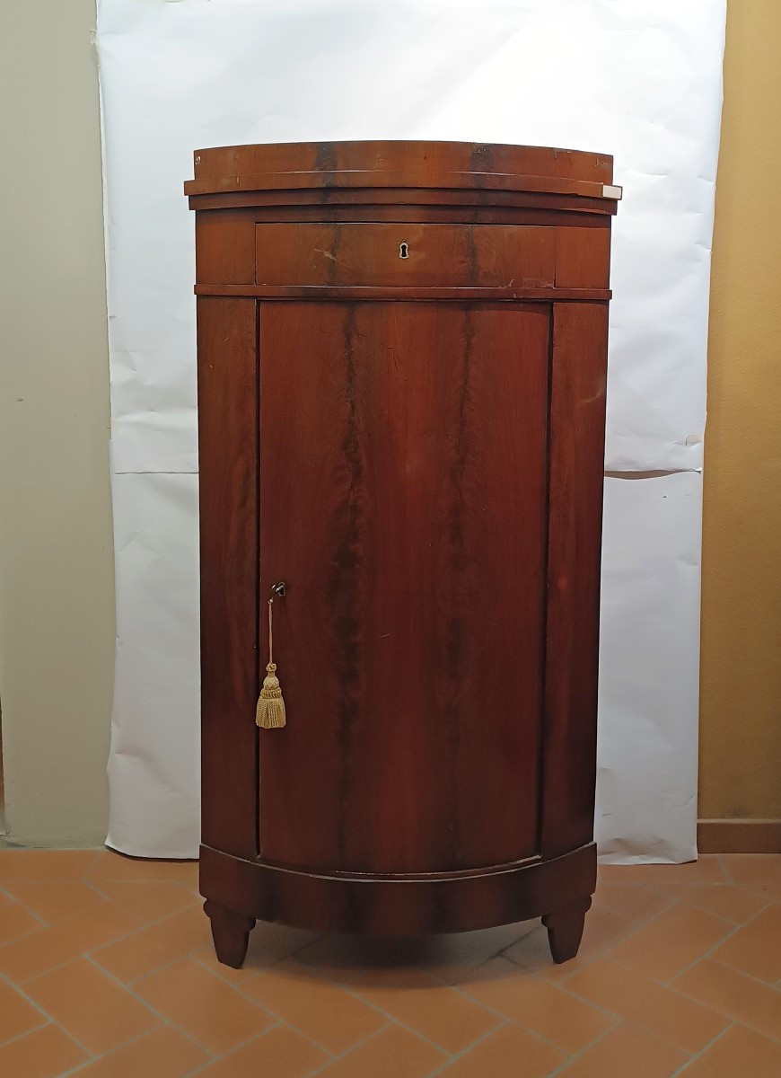 MEUBLE D'ANGLE EN ACAJOU MILIEU DU 19ème SIÈCLE