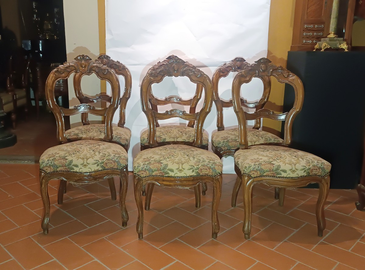 Mid-19th Century Set Of Six Louis Philippe Walnut Chairs
