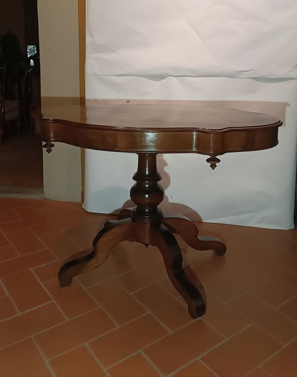 TABLE BASSE OVALE LOUIS-PHILIPPE PREMIÈRE MOITIÉ DU 19ème SIÈCLE