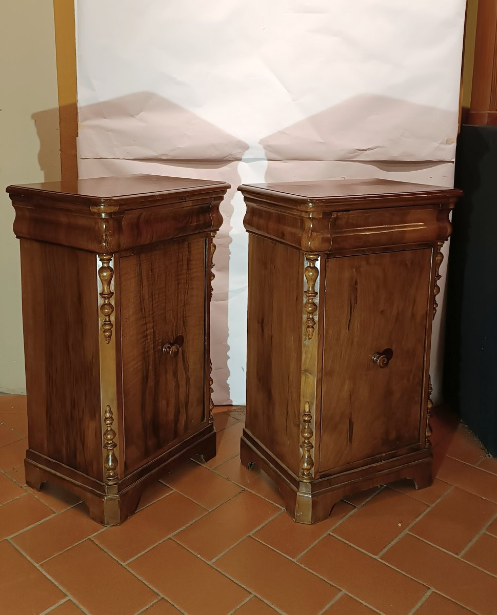 PAIRE DE TABLES DE CHEVET EN NOYER LOUIS-PHILIPPE PREMIÈRE MOITIÉ DU 19ème SIÈCLE-photo-5