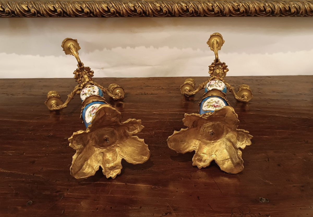 PAIRE DE CHANDREURS EN BRONZE DORÉ ET PORCELAINE DE SÈVRES MILIEU DU 19ème SIÈCLE-photo-5