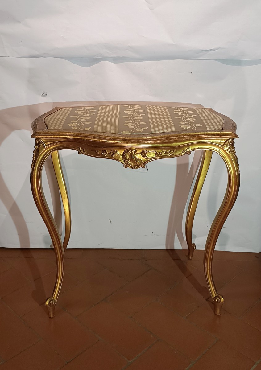 TABLE BASSE EN BOIS DORÉ STYLE LOUIS XV MILIEU DU 19ème SIÈCLE
