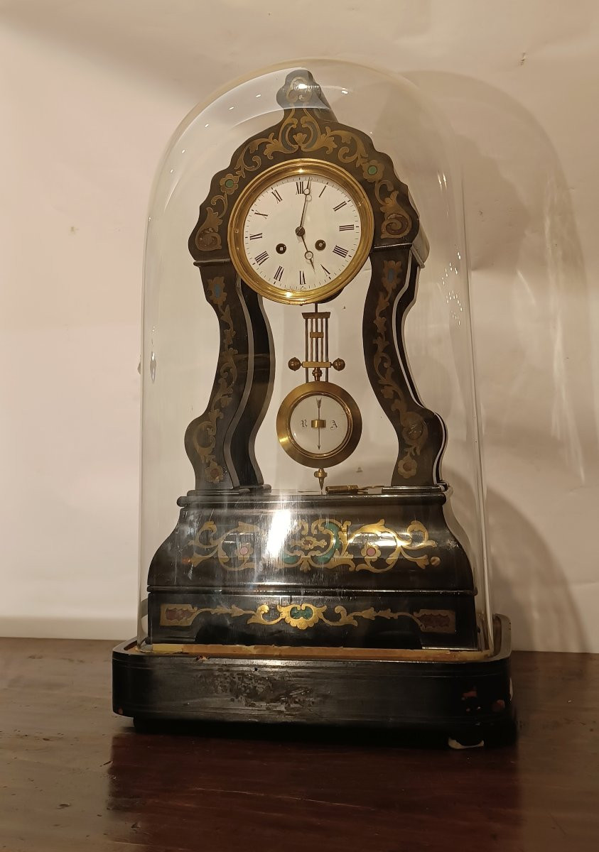 HORLOGE EN BOIS AVEC INCRUSTATIONS DE FER DORÉ MILIEU DU 19ème SIÈCLE-photo-8