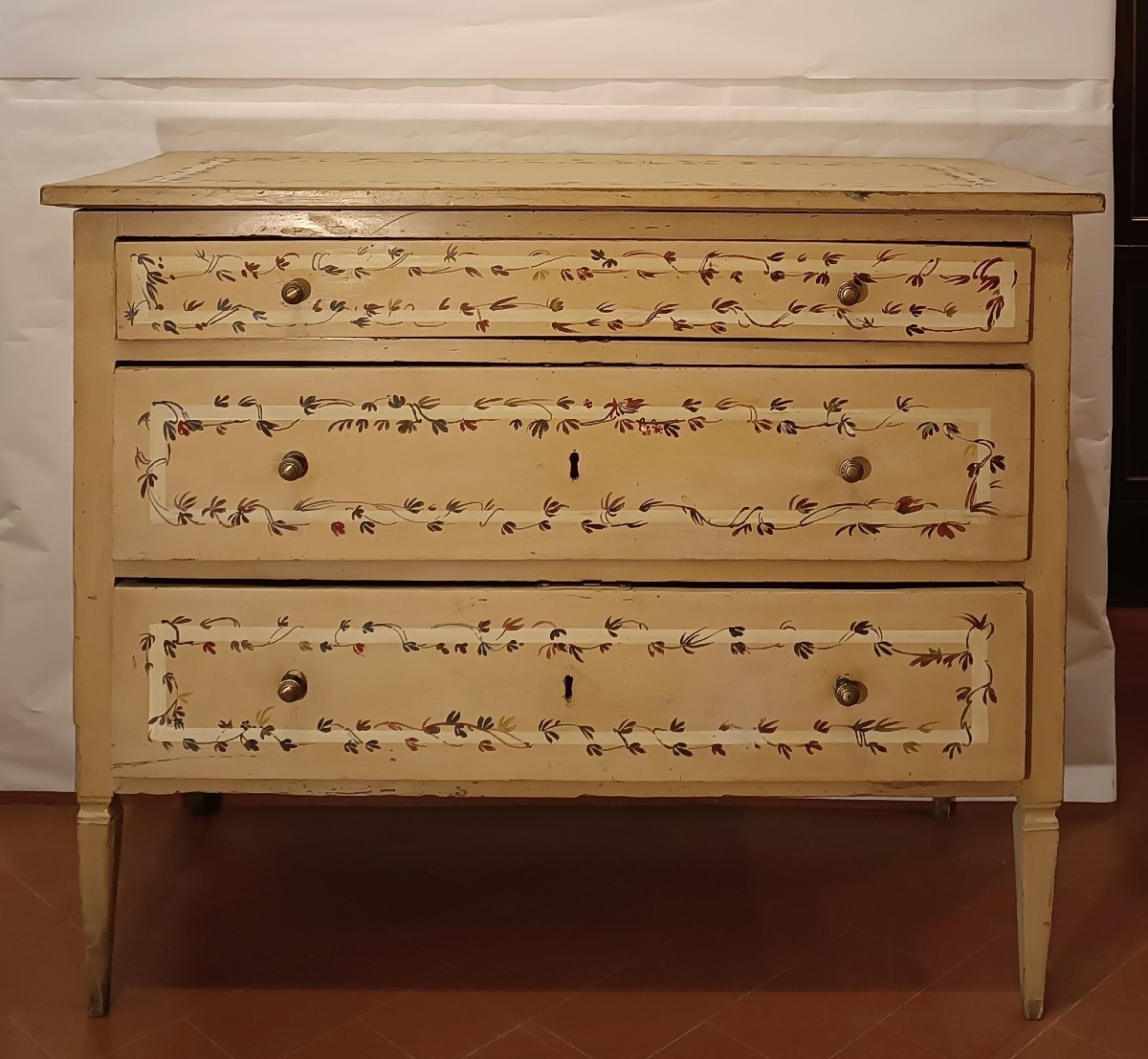 COMMODE LAQUÉE FIN 19ème-DÉBUT 20ème SIÈCLE