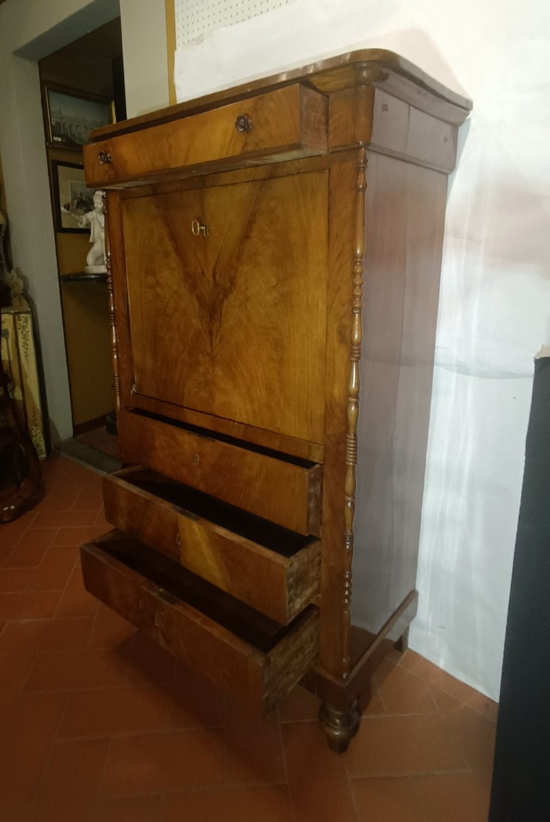 Mid-19th Century Walnut Secretary-photo-3
