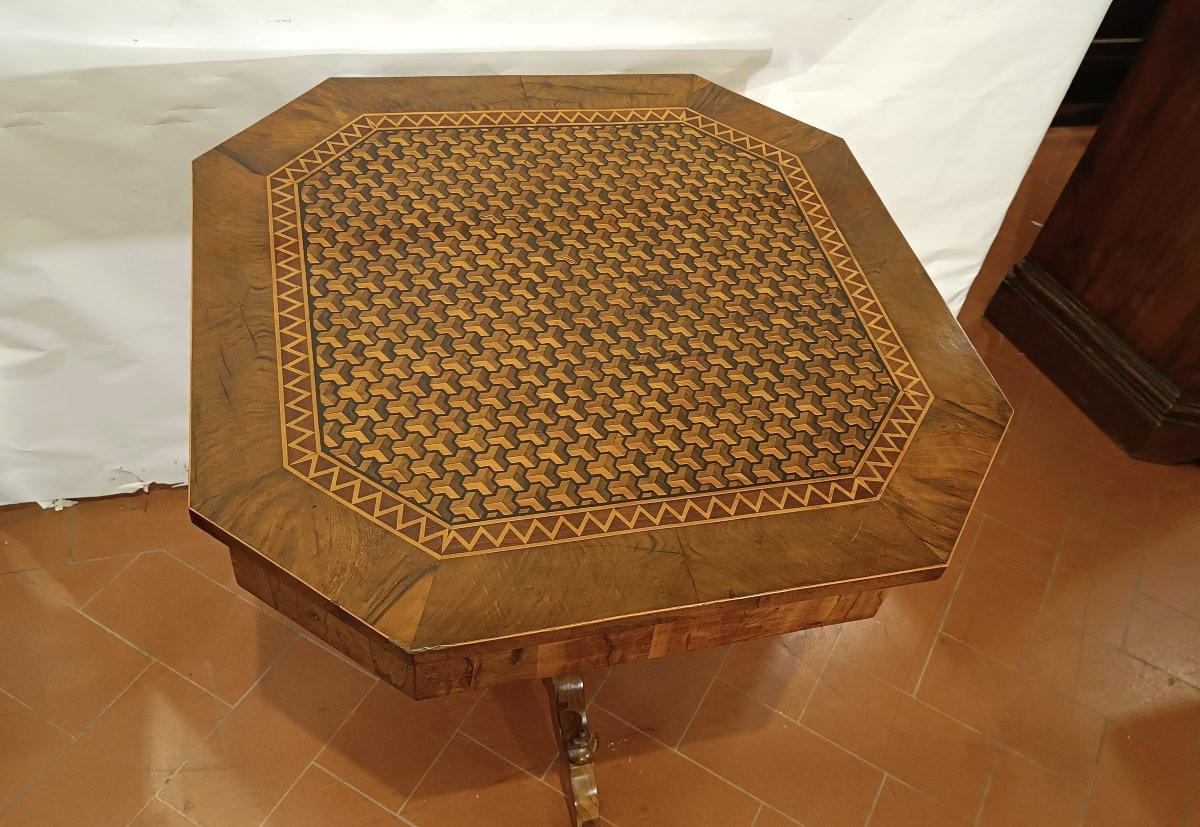 TABLE BASSE OCTOGONALE AVEC INCRUSTATIONS GÉOMÉTRIQUES MILIEU DU 19ème SIÈCLE-photo-5